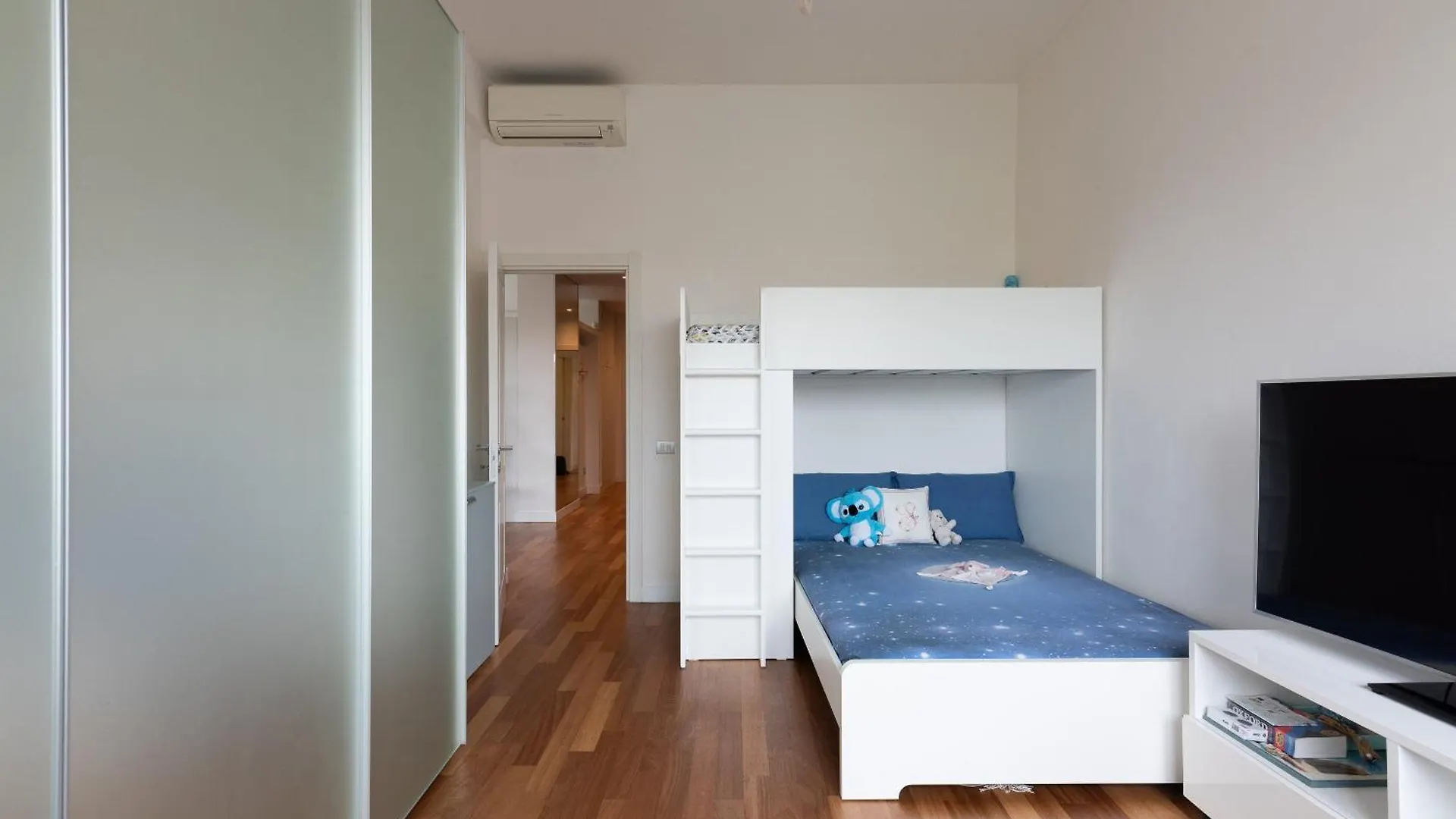 De Amicis Apartment Milan