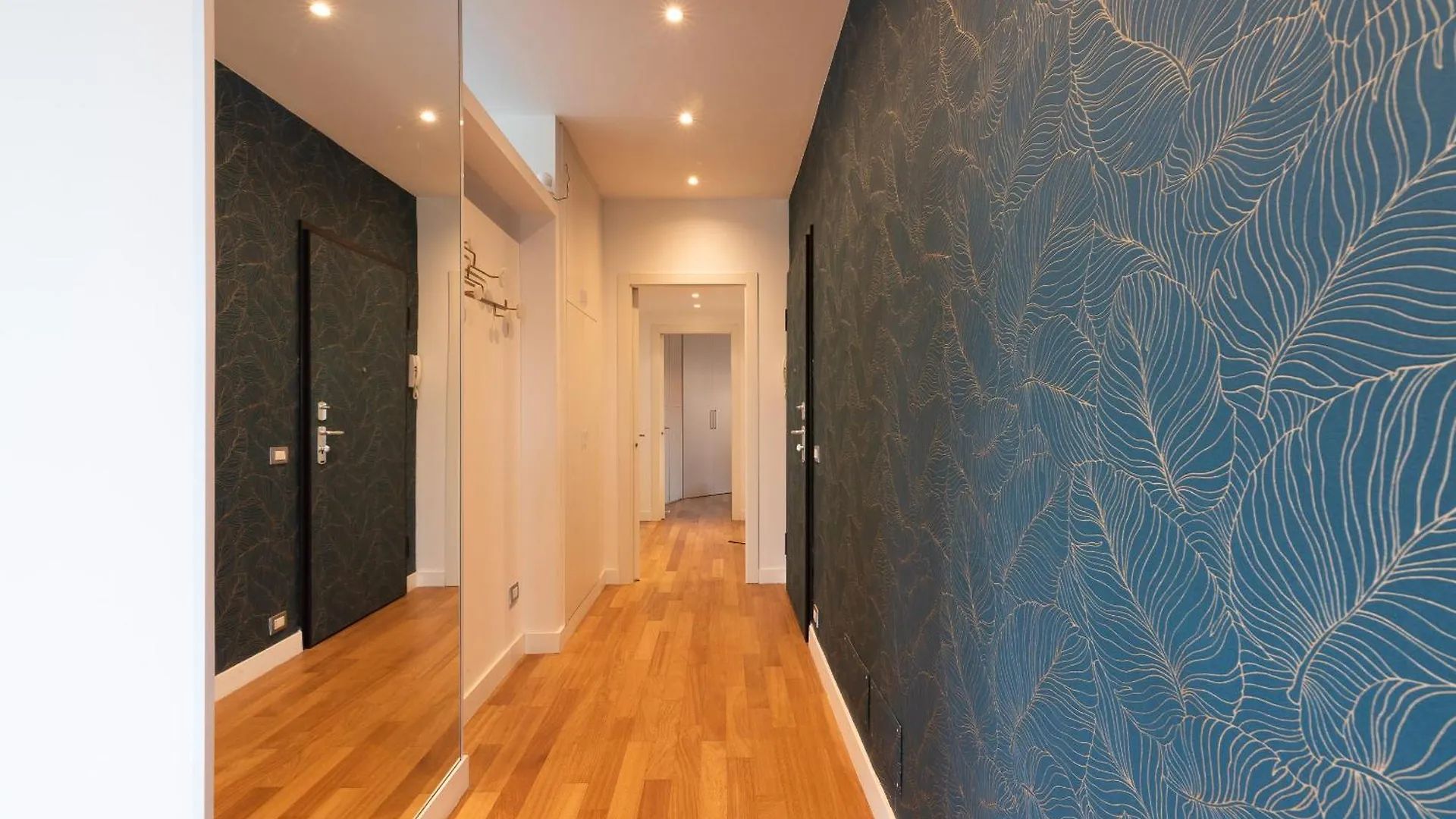 De Amicis Apartment Milan