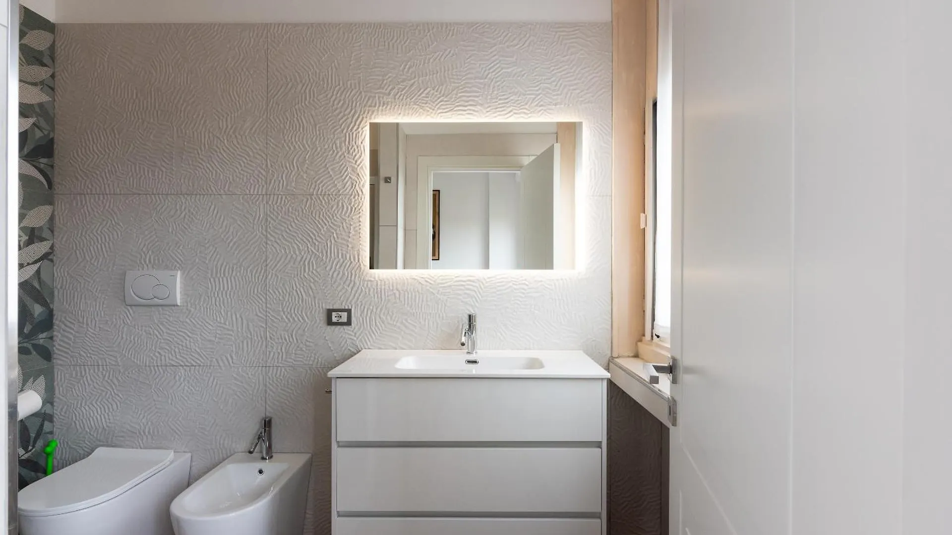 De Amicis Apartment Milan 0*,  Italy