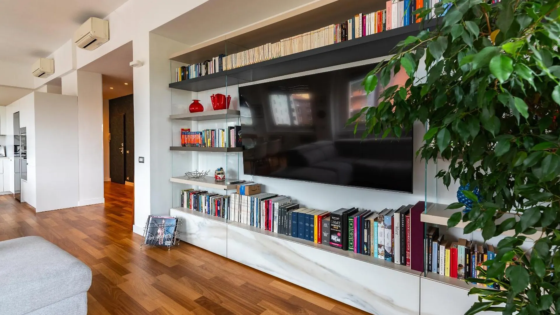 De Amicis Apartment Milan