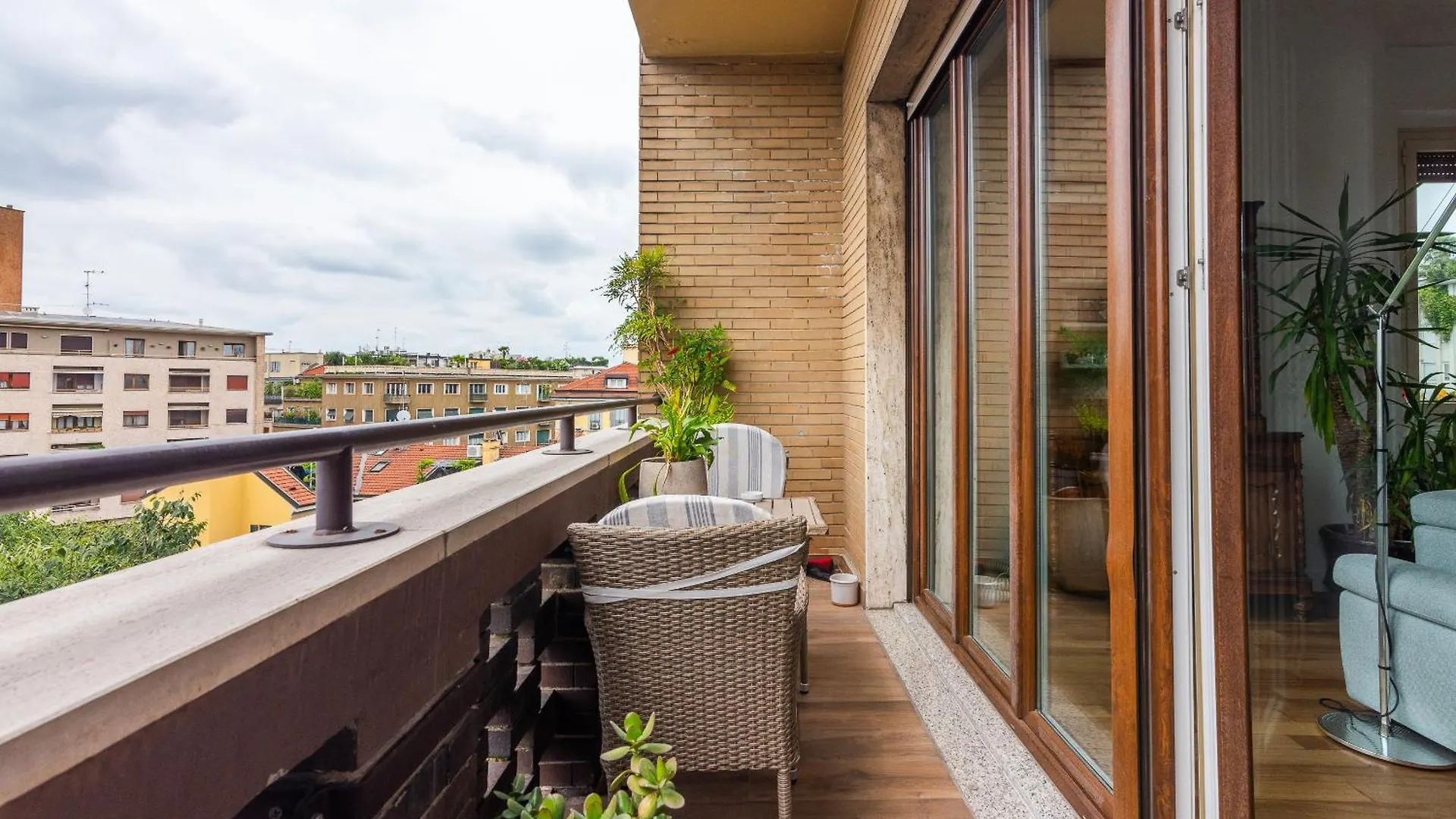 De Amicis Apartment Milan