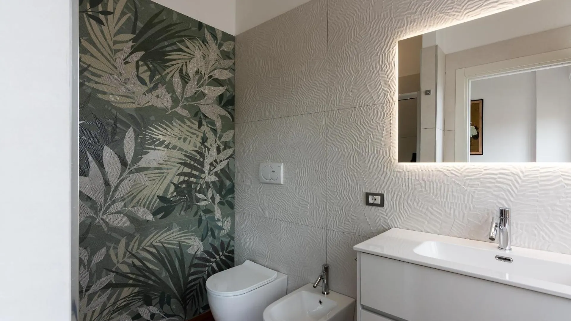 De Amicis Apartment Milan