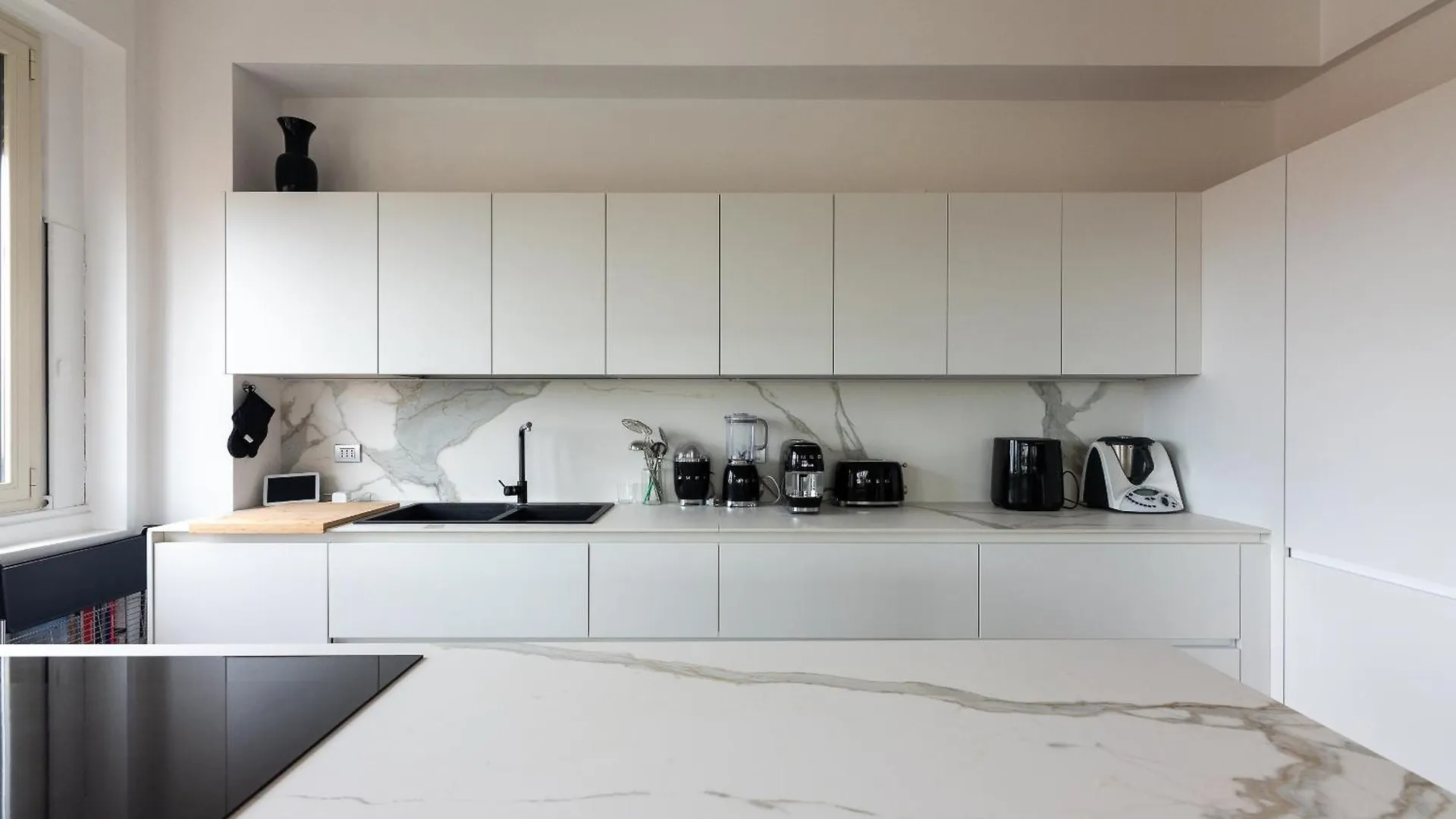 De Amicis Apartment Milan