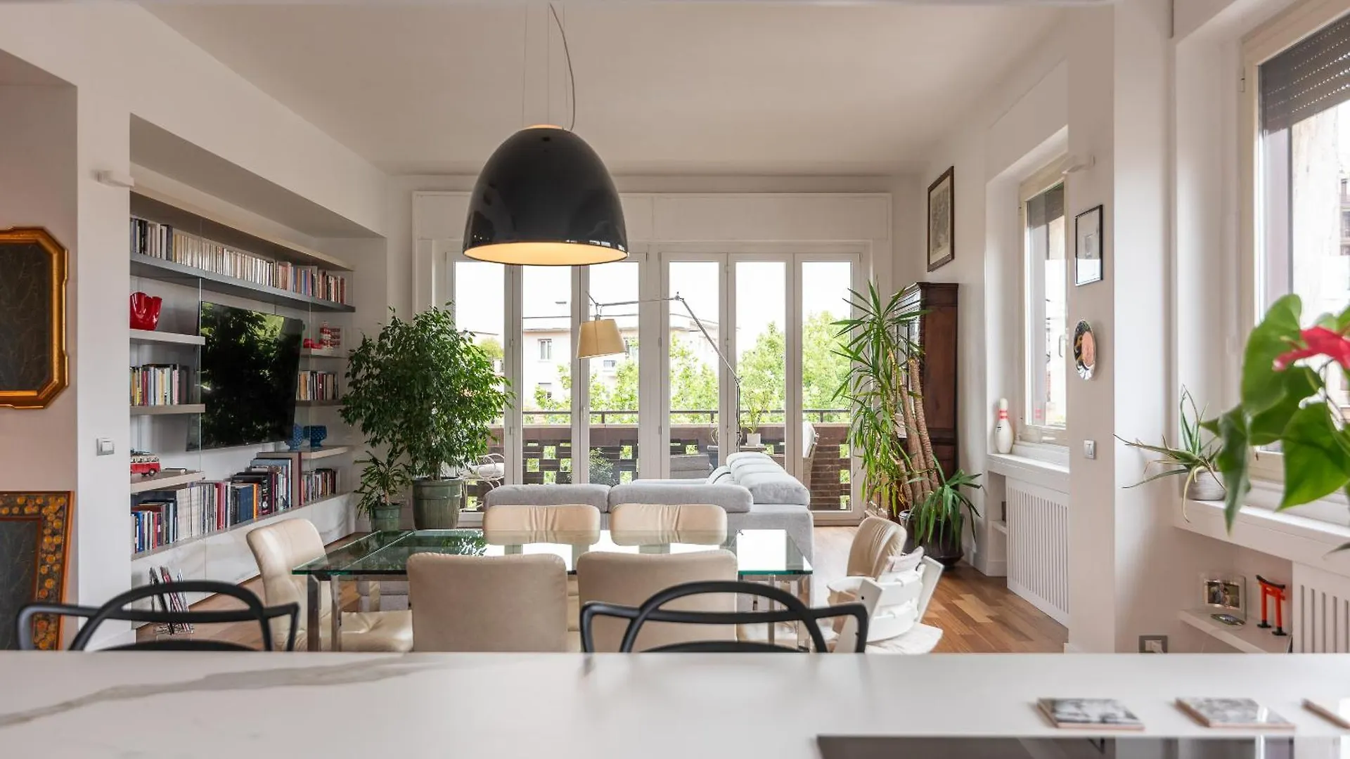 De Amicis Apartment Milan