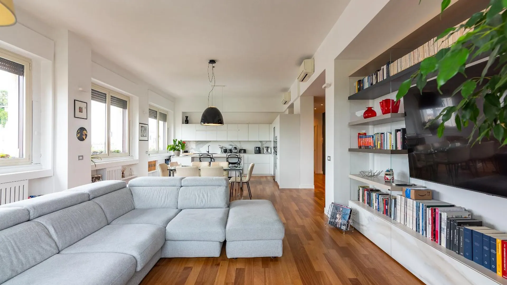 De Amicis Apartment Milan